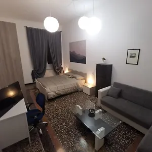 Wow - 175 Mq - Posteggio Privato - Davanti Porto Traghetti - Fino A 10 Posti Letto Gênes